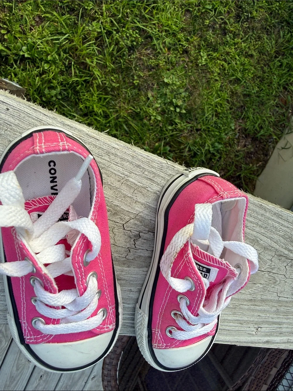 Converse Kids Pink Canvas Low-Top Sneakers with White Toe Cap